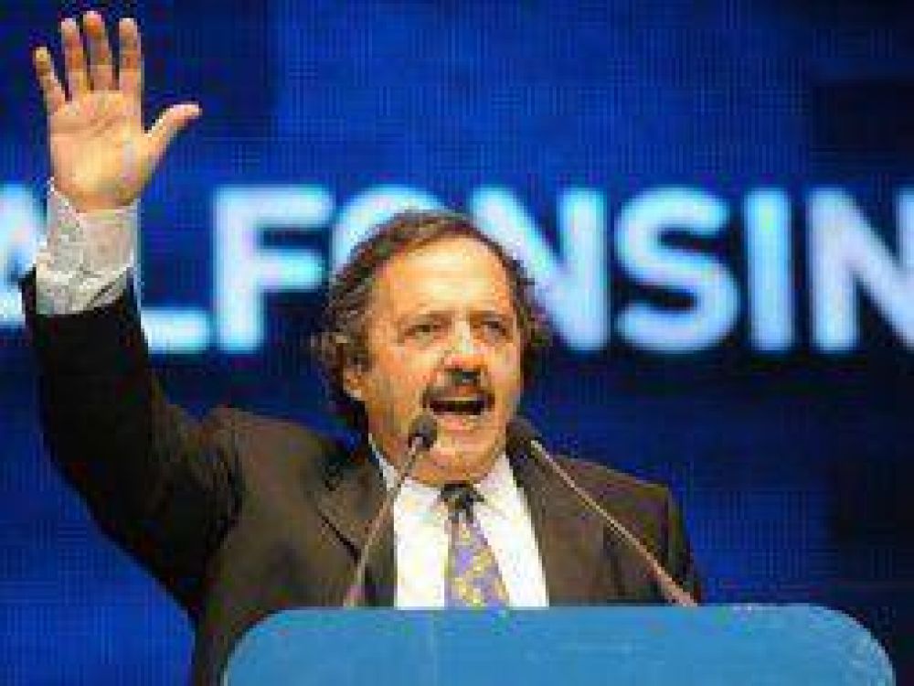 Elecciones 2013: Alfons�n lanza su candidatura a Diputado