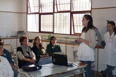 Se desarrollo un curso de manipuladores de alimentos