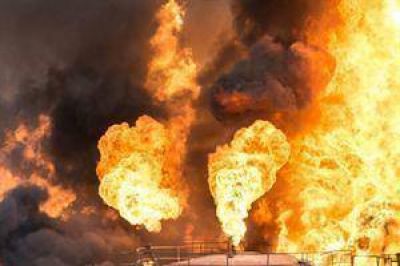 Brasil: un gran incendio destruye seis tanques de combustible