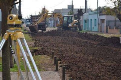 Comenz� el asfalto en Santa Teresita