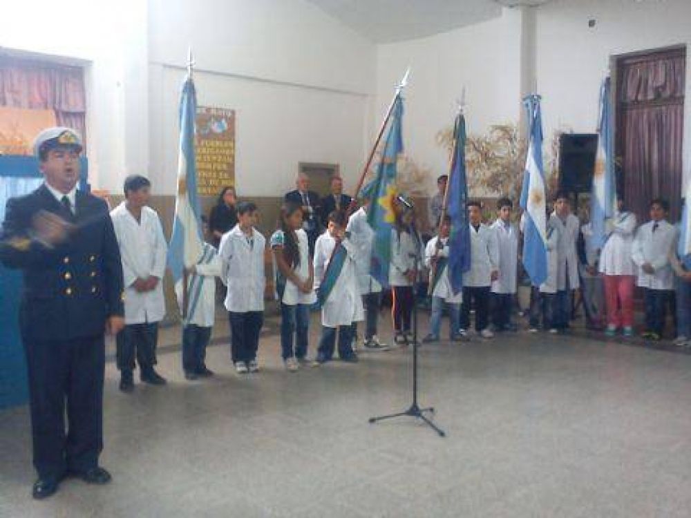 Acto por el 25 de mayo en la Escuela N� 1