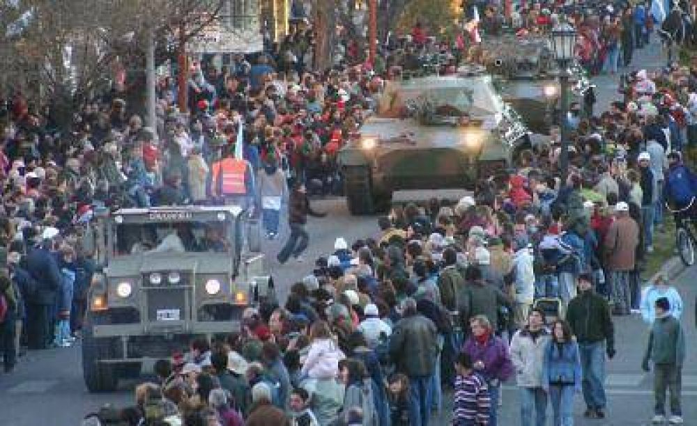 La ciudad festeja con la visita de Scioli