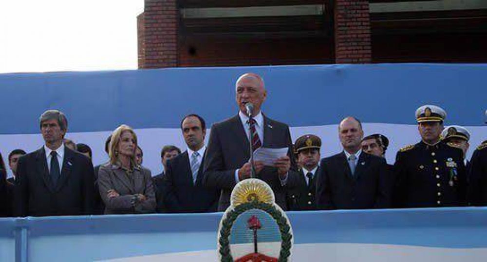 El acto oficial por el 25 de Mayo ser� en Santa Fe