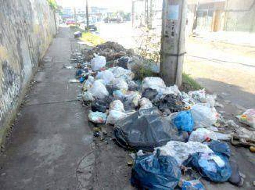 Mugre: Vecinos y funcionarios hablan de un asunto que acorrala