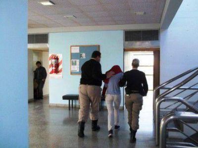 Una madre fue acusada de prostituir a su hija