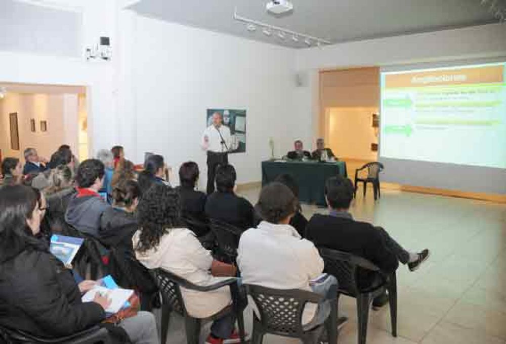 Los adjudicatarios del plan �Tandil Construye Oportunidades� recibieron informaci�n sobre sus viviendas