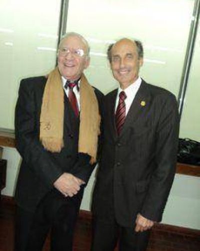 Juramento de dos letradas y reconocimiento al Dr. Cayetano Burella 