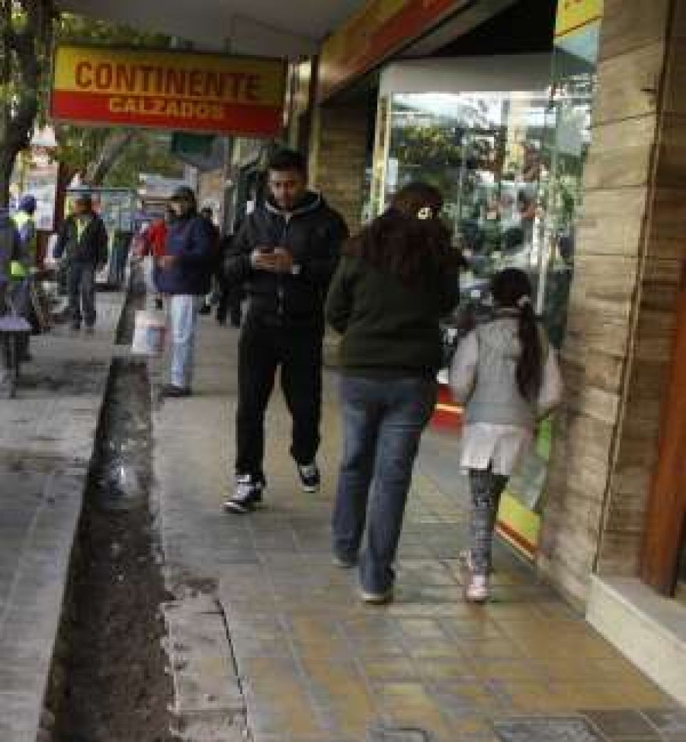 La zanja sin se�alizar que molesta a la gente