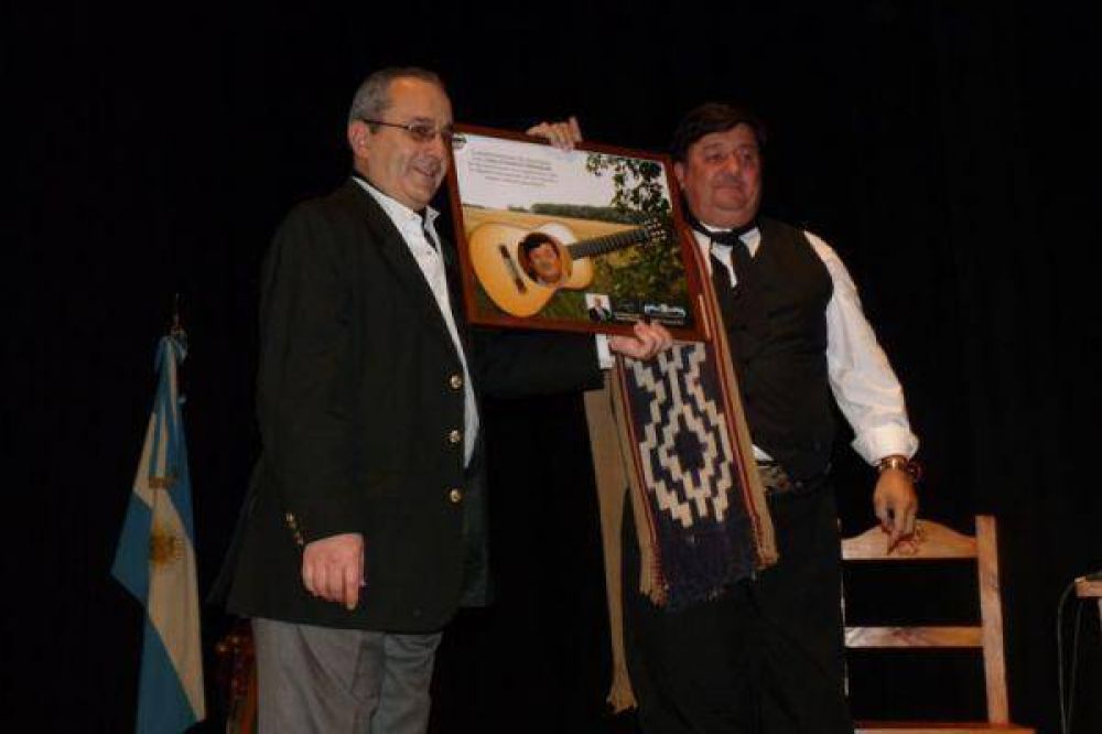 Homenajearon a Carlos Ram�n Fern�ndez