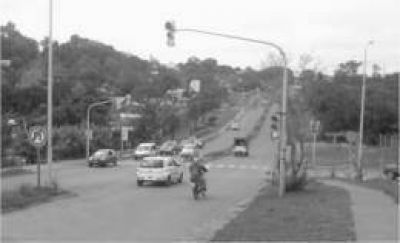 Vecinos preocupados por los constantes accidentes en la autov�a de ingreso a Ober�
