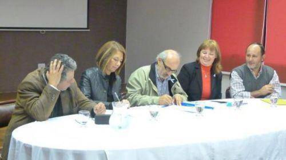 Los ministerios de Educaci�n y Trabajo acordaron realizar capacitaciones gratuitas en forma conjunta 