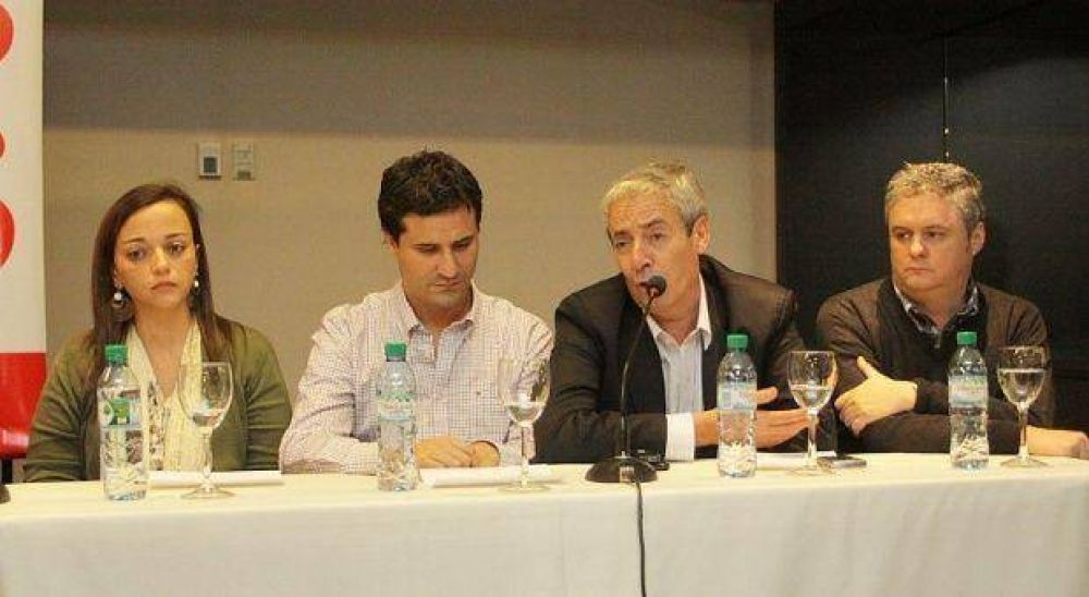 Desde Nuevos Aires consideran que el lanzamiento de Alfons�n "es apresurado"