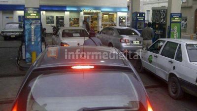 Estaciones de Servicio levantaron el paro	 