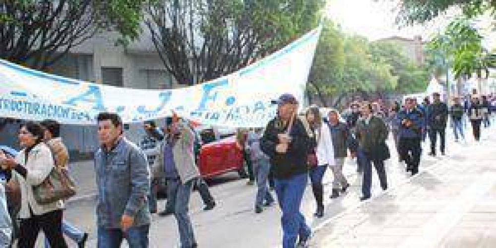 Multitudinaria protesta de los judiciales