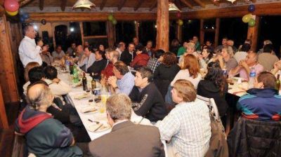 Buzzi se reuni� con militantes del PJ en Lago Puelo