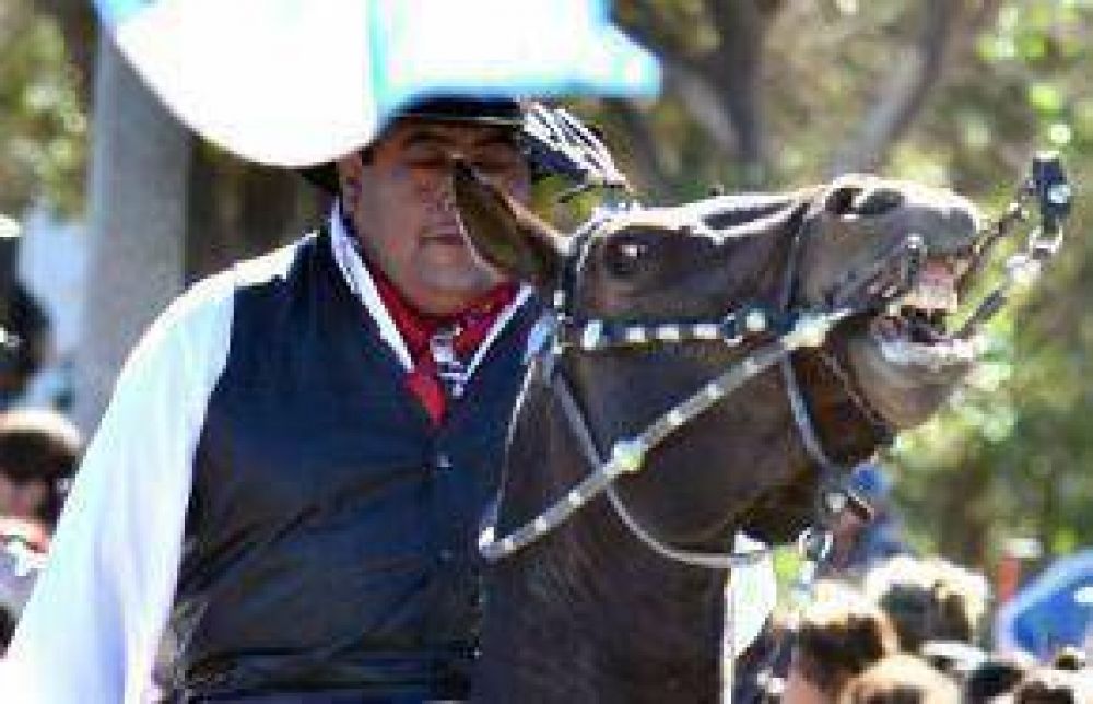 Hasta Mateo Desfilar� El 25 De Mayo En Madryn