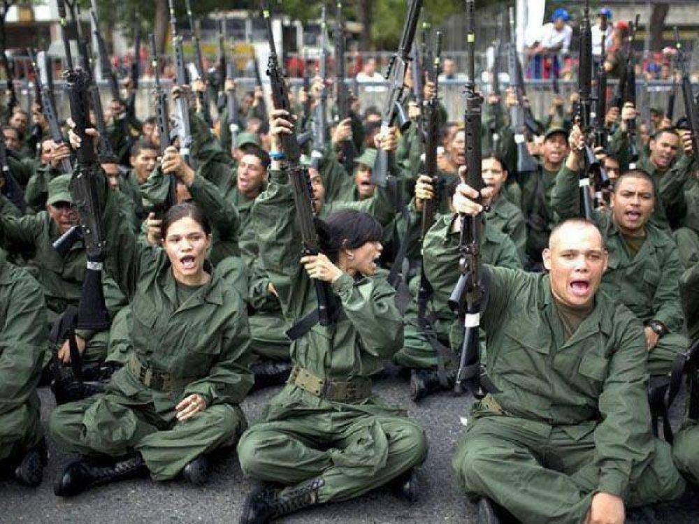 Nicol�s Maduro orden� armar a millones de obreros en Venezuela