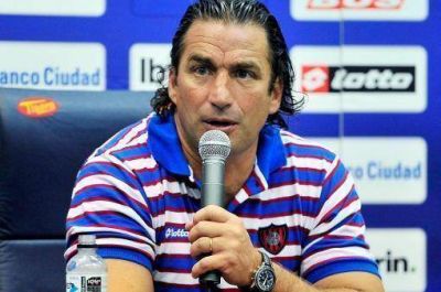 Pizzi se ilusiona con pelear el campeonato pero pone pa�os fr�os