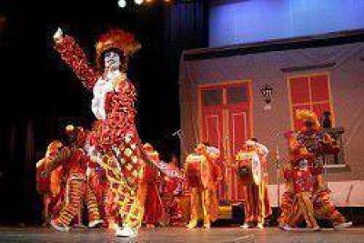 Fiesta murguera, teatro y rock en el Auditorium
