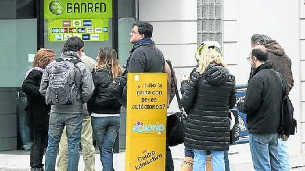 D�lar Colonia: solo permitir�n US$ 50 por mes y por tarjeta