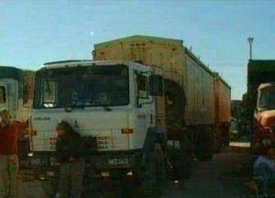 Quejas por la espera de camioneros en puerto bahiense