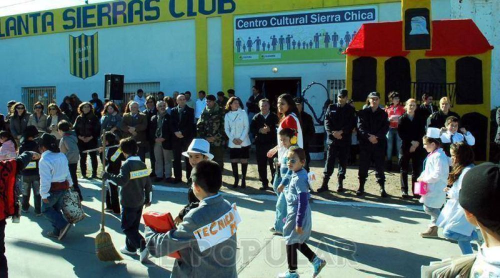 Se inaugur� un Centro Cultural en Sierra Chica