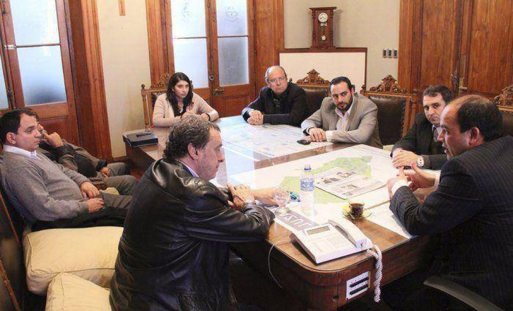 Funcionarios del ministerio de Trabajo provincial estuvieron en Azul