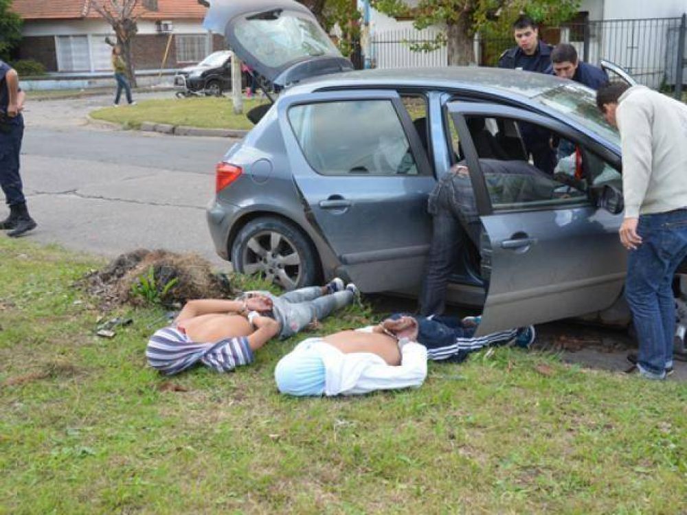 Persecuci�n, tiros y detenidos