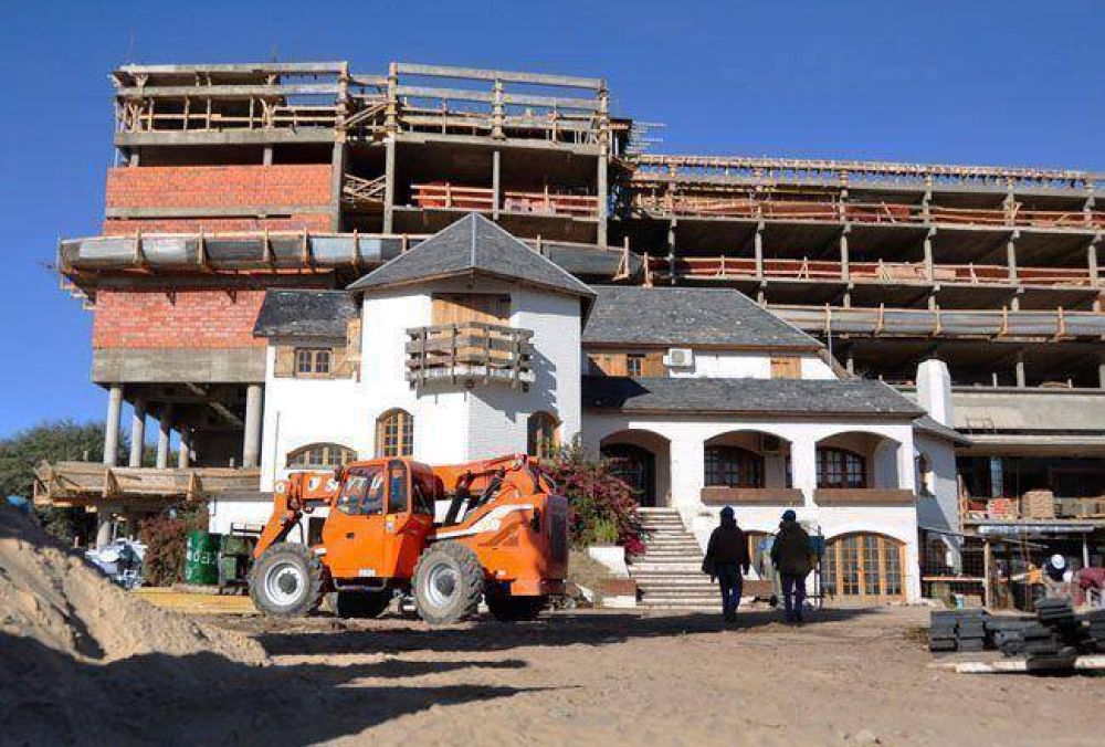El Casino demuele el ex hotel Don Florencio