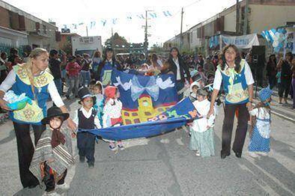 La escuela juje�a evoc� la fecha patria