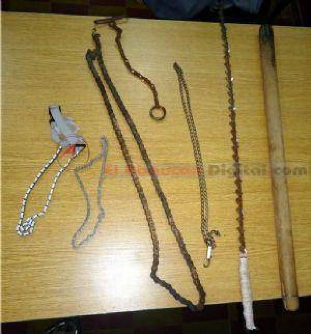 La polic�a secuestr� armas �tumberas� en dos escuelas