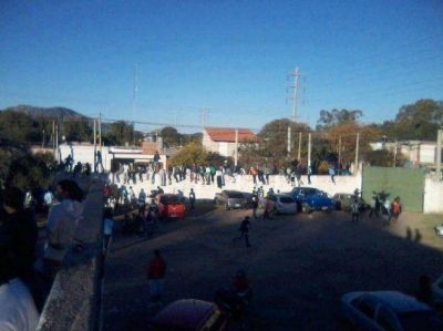 Suspendieron la cancha de Estudiantes por los incidentes en el partido contra Juventud