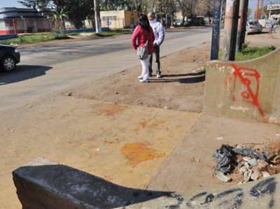Esperaba el colectivo para ir a la escuela y lo mataron de un puntazo