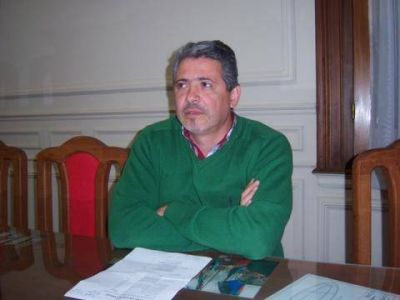 Llegan las camionetas del Ministerio del Interior para tramitar el DNI