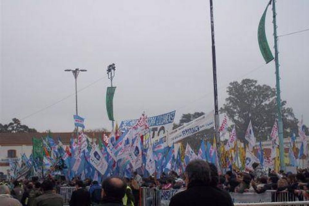 Los festejos y el Tedeum tambi�n se vivieron en la Plaza Belgrano