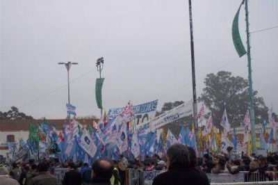 Los festejos y el Tedeum tambi�n se vivieron en la Plaza Belgrano