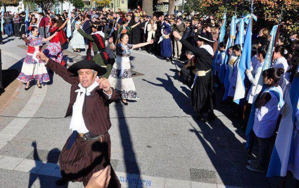 25 de Mayo: los funcionarios vincularon el esp�ritu de esa gesta con la "d�cada ganada"