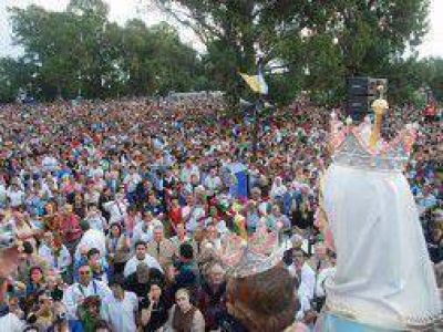 San Nicol�s celebr� un nuevo aniversario de la coronaci�n de la Virgen Mar�a del Rosario