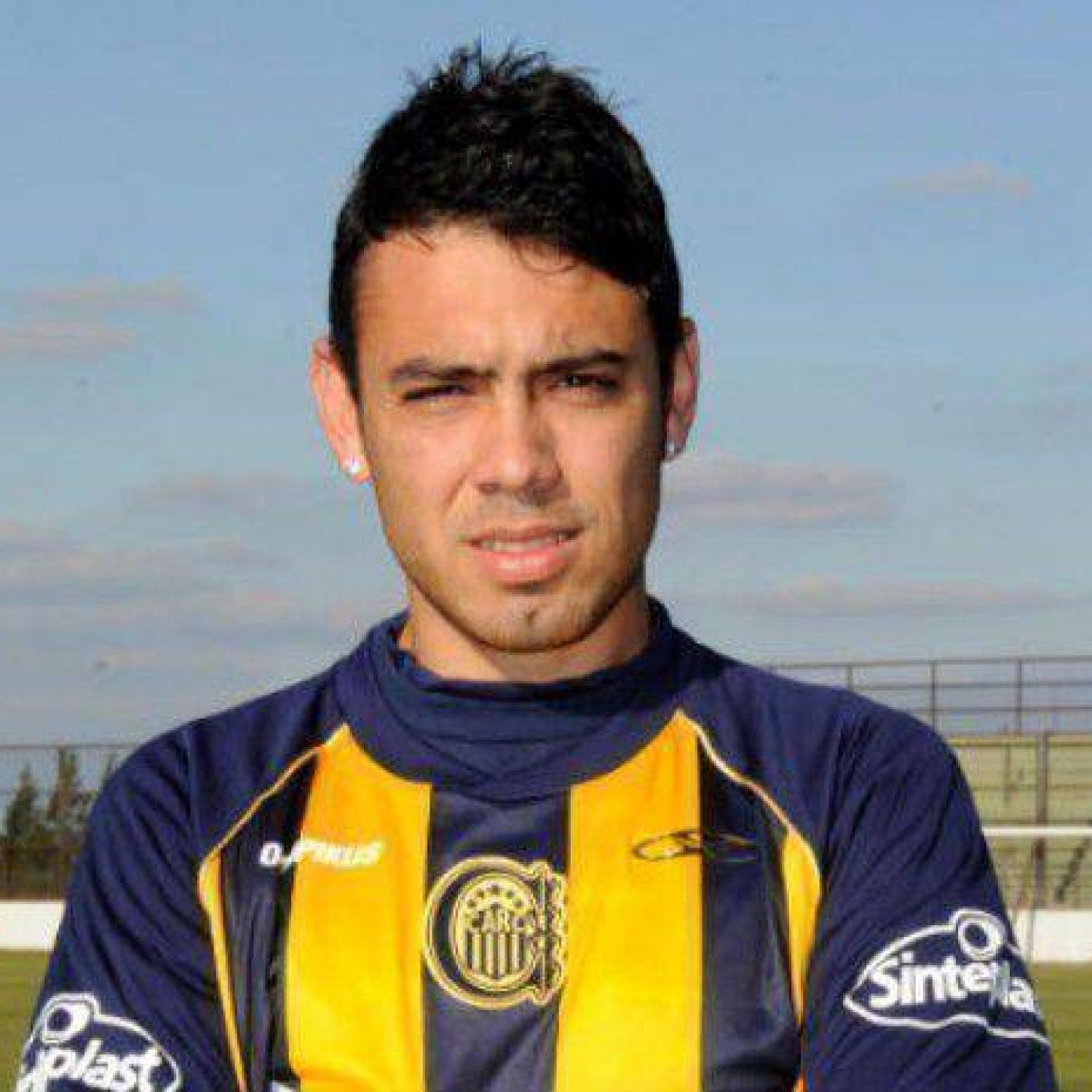 El volante de Rosario Central, Nery Domínguez, tiene dos modelos 