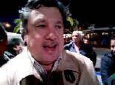 Plaza de Mayo: Intendentes bonaerenses destacan el apoyo recibido en 10 a�os de kirchnerismo