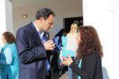 La Plata: Bruera conmemor� la Revoluci�n de Mayo en la Escuela Especial Nro. 538