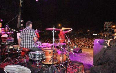 M�s de 30 mil personas en la Feria Rock del 25 de Mayo