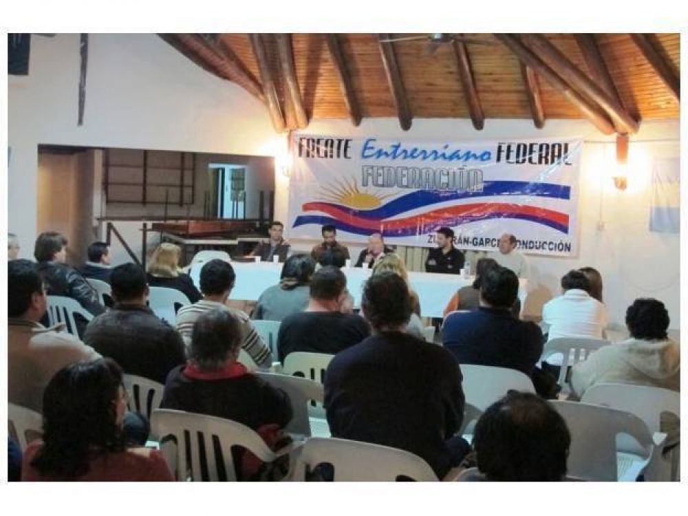 Busti: �Ac� comienza la recuperaci�n hist�rica del peronismo en Chajar� y Federaci�n�