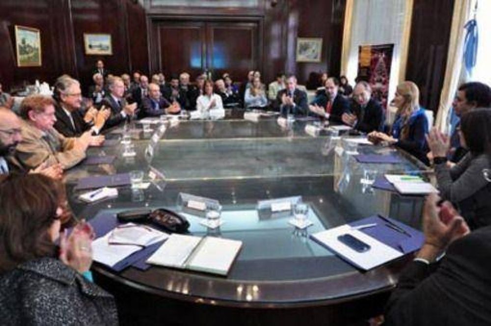 Inversiones en celulosa y papel, biomasa, dise�o y capacitaci�n ser�n ejes en la Mesa Foresto-Industrial del PEI 2020