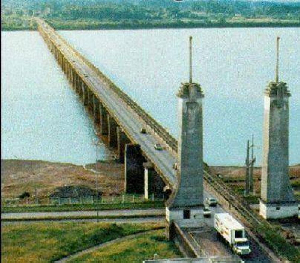 Por riesgo de derrumbe cerraron el puente fronterizo Paso de los Libres  Uruguayana