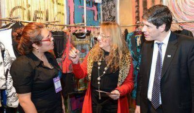 Abal Medina recorri� la Feria Puro Dise�o