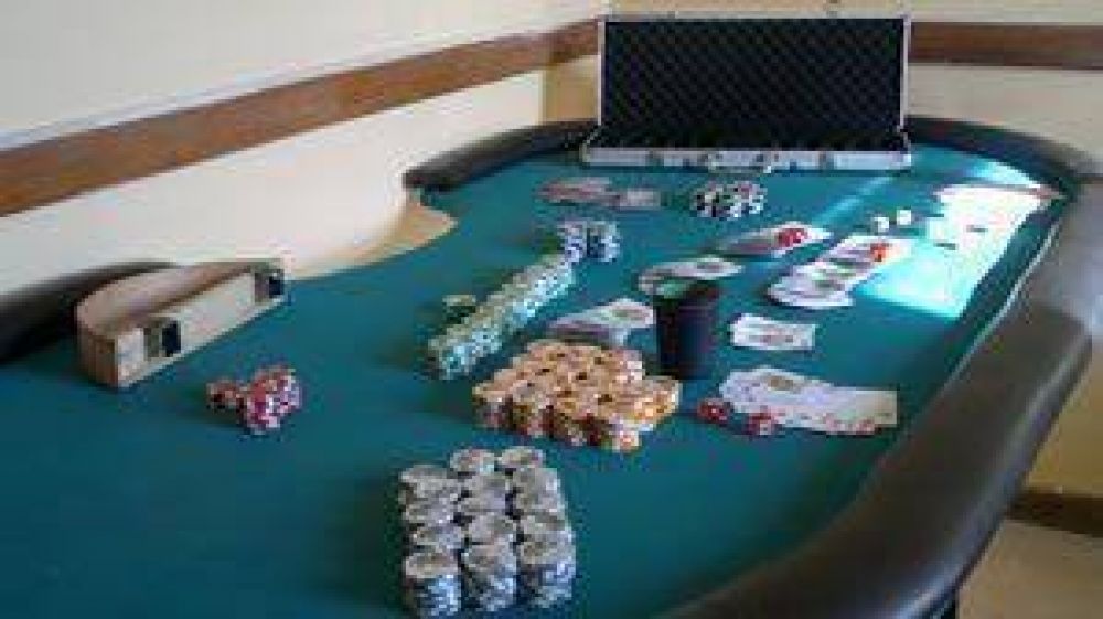 Clausuran local que funcionaba como casino clandestino	