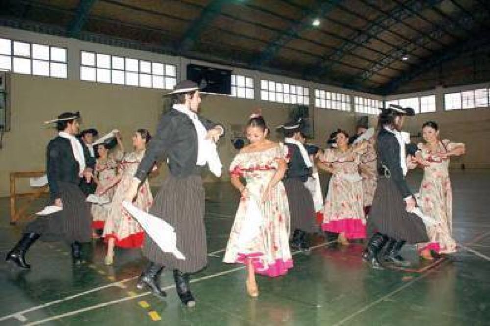 Caleta conmemor� el aniversario de la Revoluci�n de Mayo