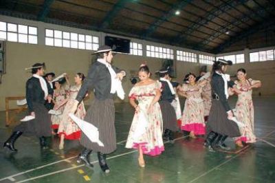 Caleta conmemor� el aniversario de la Revoluci�n de Mayo
