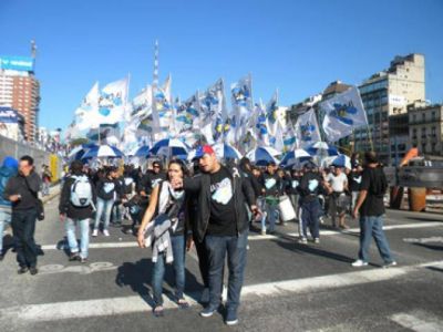 La C�mpora local en Plaza de Mayo